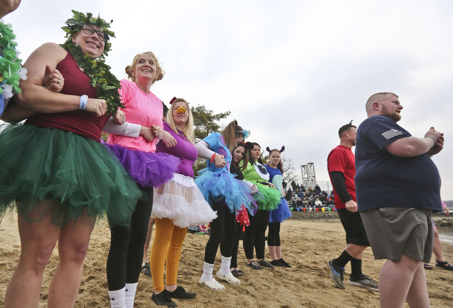 Polar Plunge 14 3.02.19.JPG